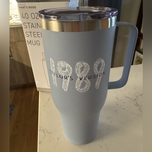 Taylor Swift x Capital One 1989 Taylor’s Version Cardholder Exclusive Travel Mug - Picture 1 of 5